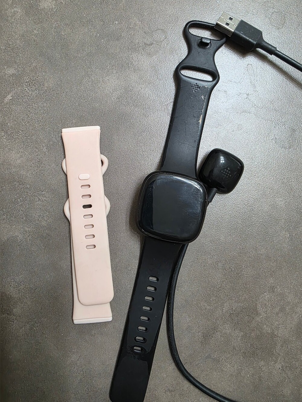 fitbit Versa 3 Smartwatch with Light Pink Silicone Replacement Band And Charger